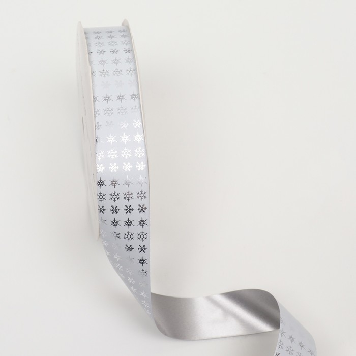 Новый год. Лента для декора и подарков, снежинки, 2 см х 45 м Новый год. Лента для декора и подарков, снежинки, 2 см х 45 м