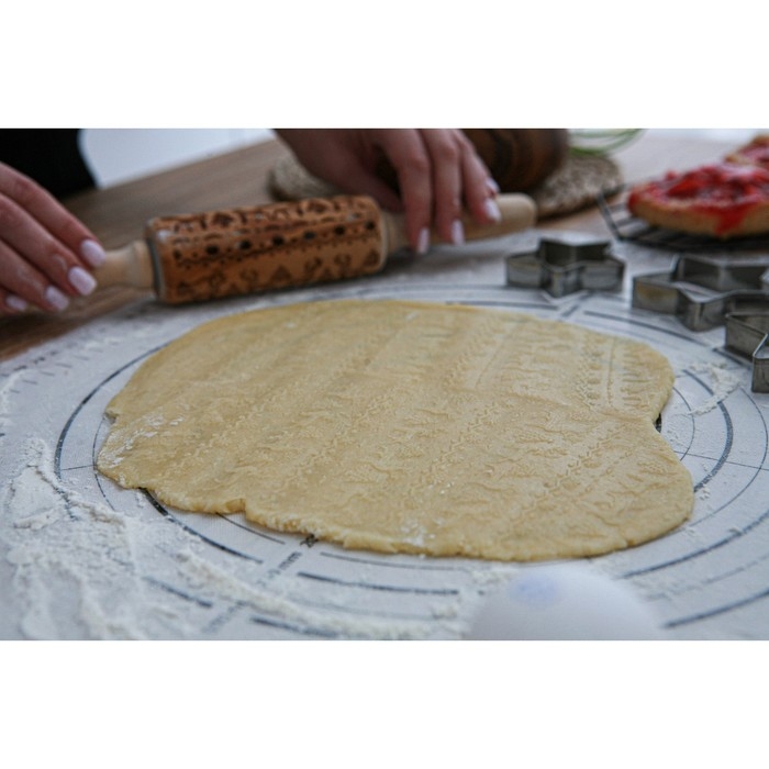 Скалка новогодняя Доляна, фигурная, 30×4 см, рабочая часть 11,5 см, вращающаяся Скалка новогодняя Доляна, фигурная, 30×4 см, рабочая часть 11,5 см, вращающаяся