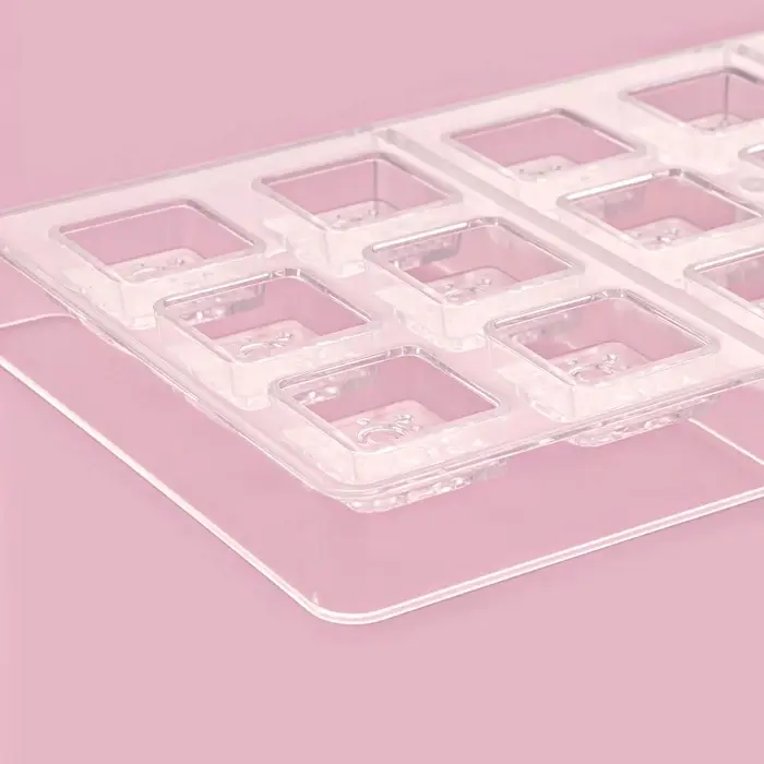 Форма для конфет и шоколада KONFINETTA &laquo;Пористый шоколад&raquo;, 33&times;16.5&times;2.5 см, 18 ячеек 3&times;3&times;1 см, пластик, прозрачная