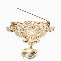 Брошь &laquo;Императрица&raquo;, вензеля, цвет белый в золоте