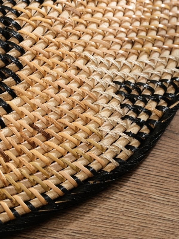 Тарелка декоративная плетеная ротанг "Цветок", 45х45х7 см, чёрно-белый