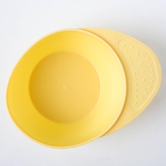 Набор детской посуды, 4 предмета: миска, ложка, вилка, поильник с твёрдым носиком 200 мл, цвета МИКС Набор детской посуды, 4 предмета: миска, ложка, вилка, поильник с твёрдым носиком 200 мл, цвета МИКС