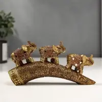 Фигурка полистоун &laquo;Бронзовые слоны с попоной из арабского ковра на роге&raquo;, 9&times;17&times;4 см
