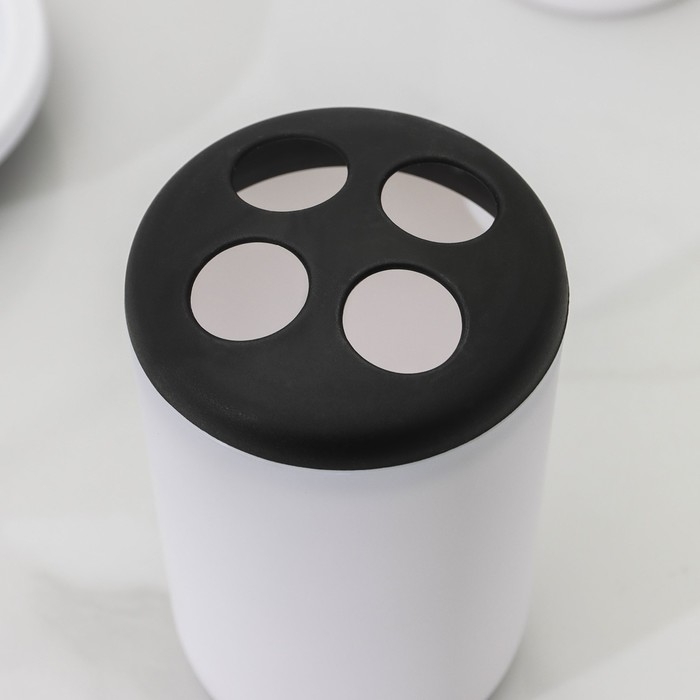 Набор для ванной «Лайт», 6 предметов: мыльница, дозатор, 2 стакана, ёршик, ведро, цвет белый Набор для ванной «Лайт», 6 предметов: мыльница, дозатор, 2 стакана, ёршик, ведро, цвет белый