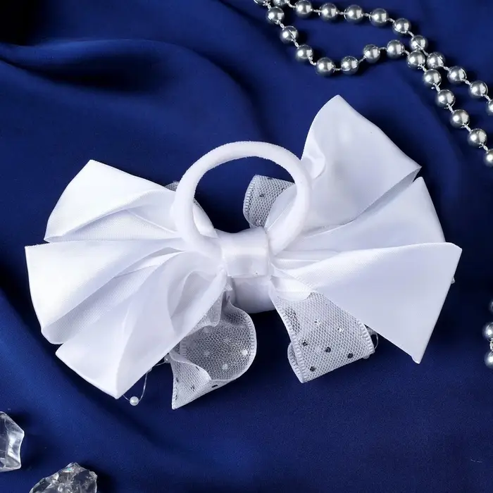 Бант для волос на резинке &laquo;Школьница&raquo;, маленькие бусинки и блёстки, 12 см, белый