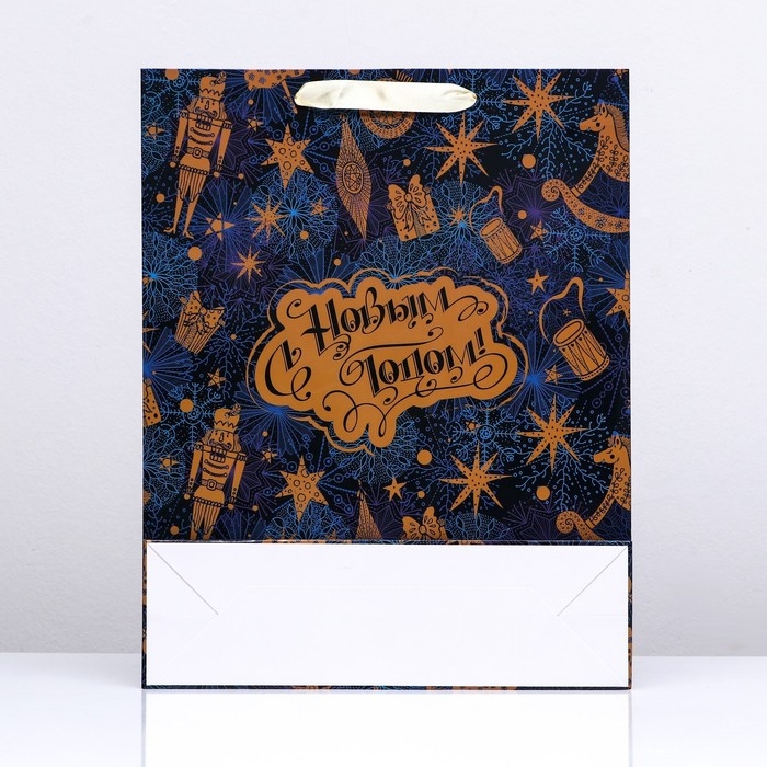 Новый год. Пакет ламинированный вертикальный Новый год. Пакет ламинированный вертикальный "Щелкунчик",33 х 42 х 10 см.