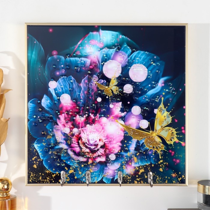 Ключница пластик, МДФ 4 крючка Ключница пластик, МДФ 4 крючка "Бабочки на цветке" стразы, золото 29х1,8х29 см