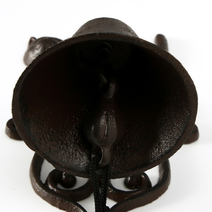 Колокол сувенирный чугун  Колокол сувенирный чугун "Кот, гуляющий по крыше" 23,5х13,5х13 см