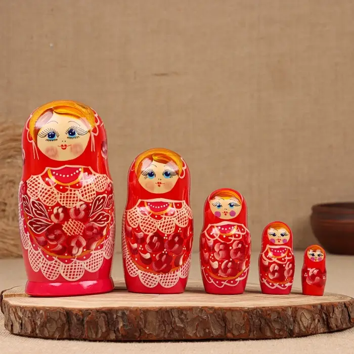 Матрёшка дерево «Надя», красно-розовое платье, 5-кукольная, 19 см