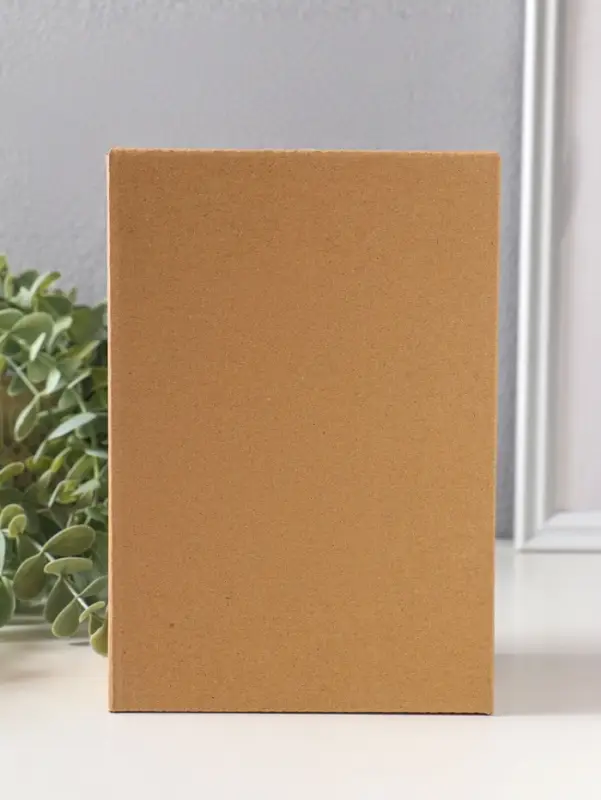 Подставка под благовония полистоун "Маленький послушник и лист" беж с патиной 18х10х10,5 см    10964