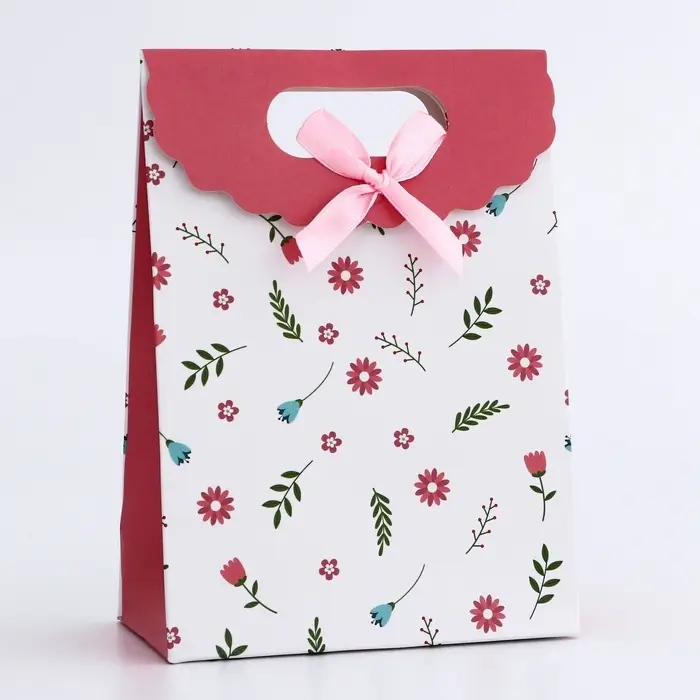Подарочная коробка - пакет, упаковка с вырубной ручкой, «Цветочная композиция» , 12×6×16 см Подарочная коробка - пакет, упаковка с вырубной ручкой, «Цветочная композиция» , 12×6×16 см