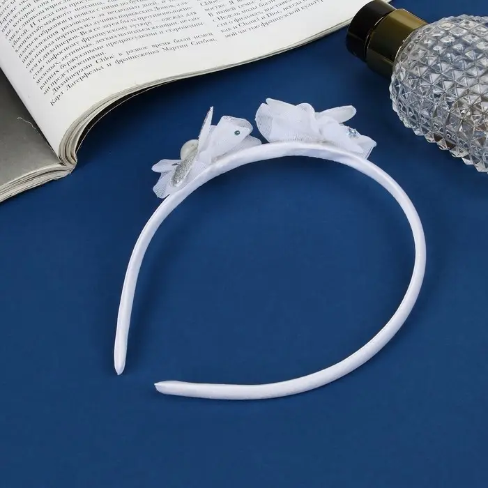 Ободок для волос «Школьница», ушки бусинки, d=5 см, 1 см, белый Ободок для волос «Школьница», ушки бусинки, d=5 см, 1 см, белый
