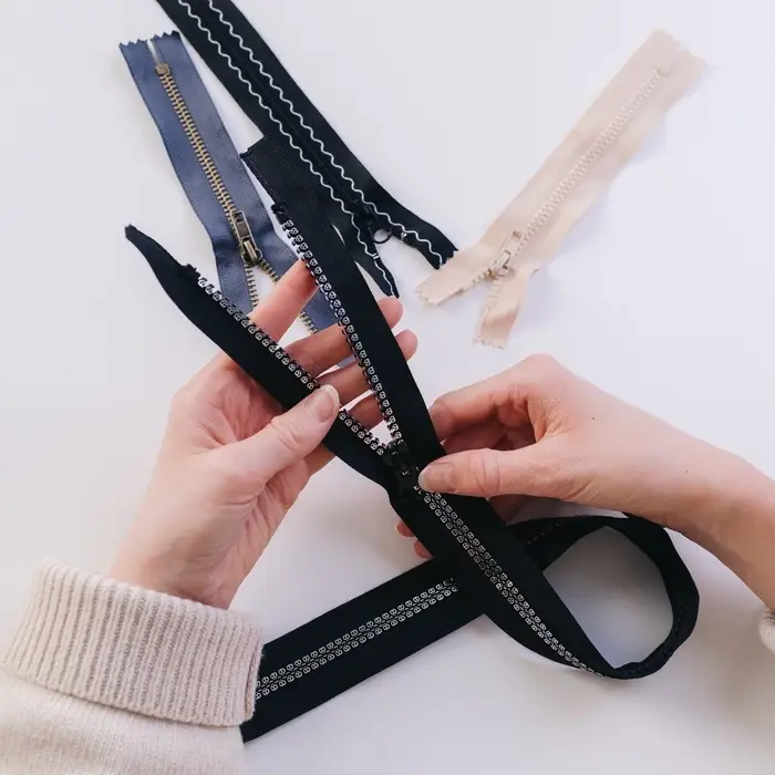 Молния «Трактор», №8, разъёмная, замок автомат, 60 см, чёрная Молния «Трактор», №8, разъёмная, замок автомат, 60 см, чёрная