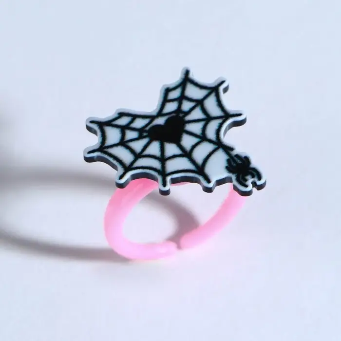 Кольцо детское на Хэллоуин «Страшно прекрасная», 3 шт., безразмерное. Кольцо детское на Хэллоуин «Страшно прекрасная», 3 шт., безразмерное.