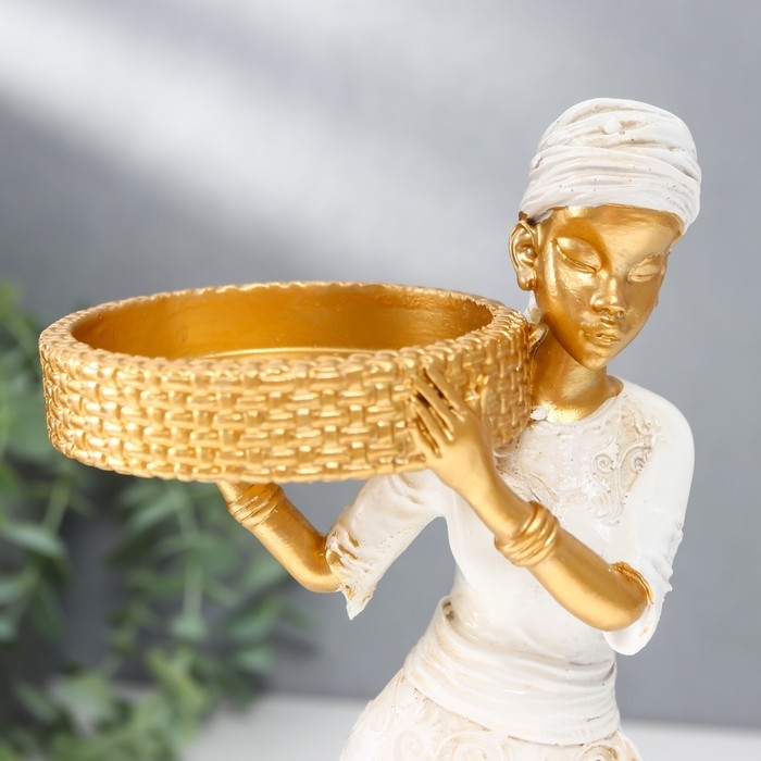 Сувенир полистоун подсвечник  Сувенир полистоун подсвечник "Африканка" d- 5,8 см, белый с золотом 7,5х8,7х25,2 см