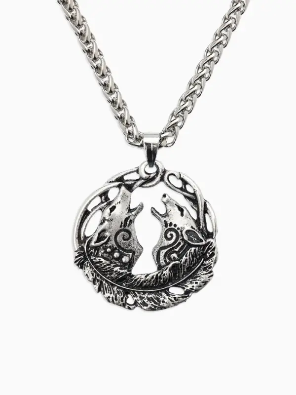 Кулон-оберег &laquo;Волки&raquo;, воют на луну, цвет чернёное серебро, 59 см