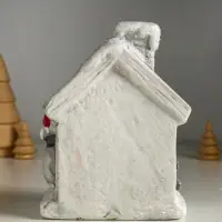 Сувенир керамика свет "Снеговичок у домика" 11,5х7,5х15,5 см Сувенир керамика свет "Снеговичок у домика" 11,5х7,5х15,5 см