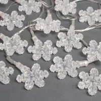 Гирлянда &laquo;Нить&raquo; 5 м с насадками &laquo;Снежинки&raquo;, IP20, прозрачная нить, 20 LED, свечение мульти (RG/RB), мигание, 220 В