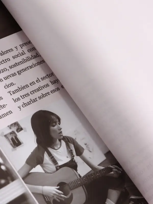 Пленка флористическая "Газета моды" 65мкм, св. розовая, 50х57 &plusmn;1см