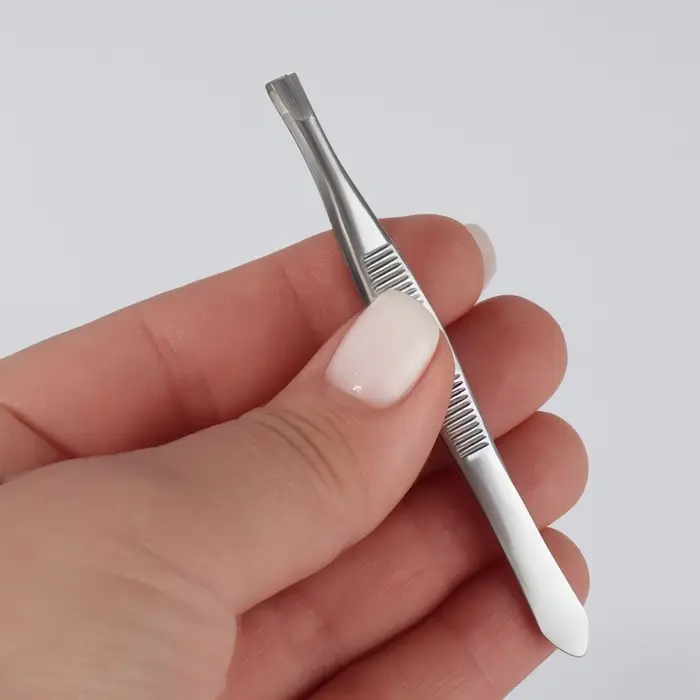 Пинцет прямой, узкий, 9 см, в футляре, МИКС