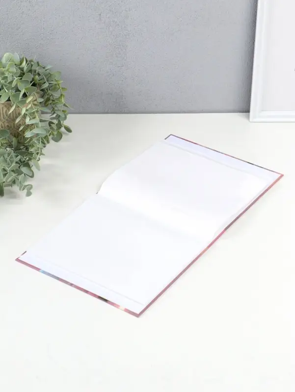 Фотоальбом на 80 фото 10х15 см "Малышка в розовой комнате, с мишкой" в коробке 5х19х22,8 см   109627