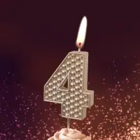 Свеча в торт на шпажке "Жемчужная", цифра "4", шампань