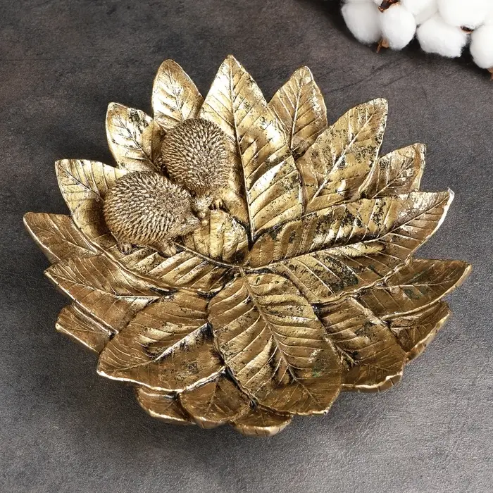 Подставка для мелочей &laquo;Пара ежей на тарелке из листьев&raquo;, полистоун под золото, 24&times;24&times;6.5 см