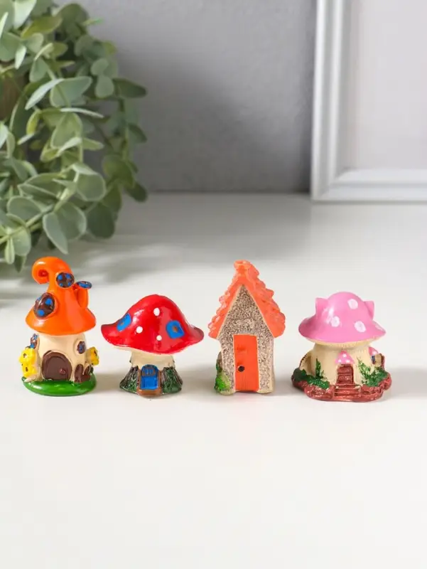 Сувенир полистоун "Домики-грибочки" набор 4 шт 3,5х3,5х5 см