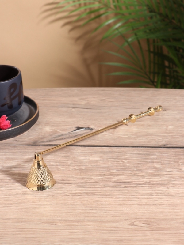 Гаситель для свечей Гаситель для свечей "Еловая шишка" латунь 28,5 см