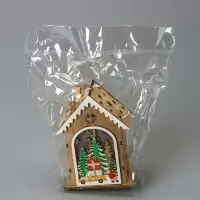 Ёлочная игрушка &laquo;Домик с Дедом Морозом и машиной&raquo;, 8.2&times;4.2&times;7.3 см, от батареек, свечение тёплое белое