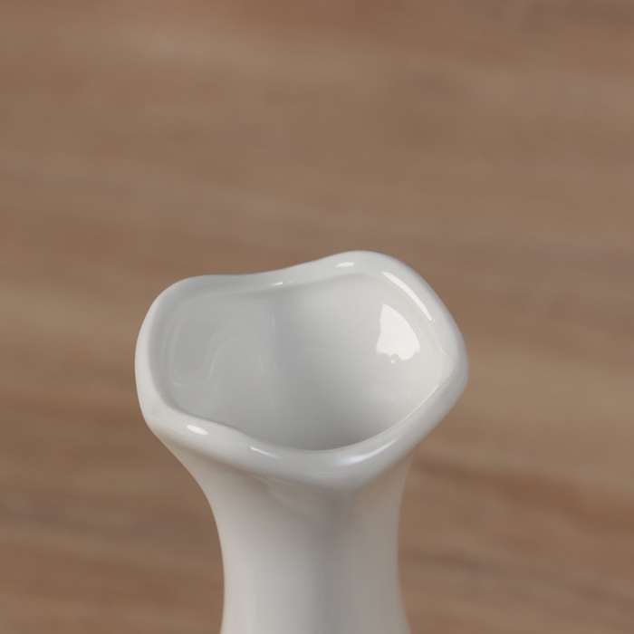 Ваза керамика настольная Ваза керамика настольная "Тириль" 20,5х6,5 см, белый