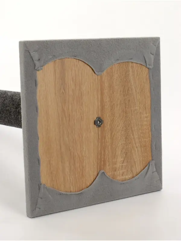 Когтеточка &laquo;Столбик&raquo; Lowcost, 35&times;35&times;85 с, с игрушкой, ковролин, цвет МИКС