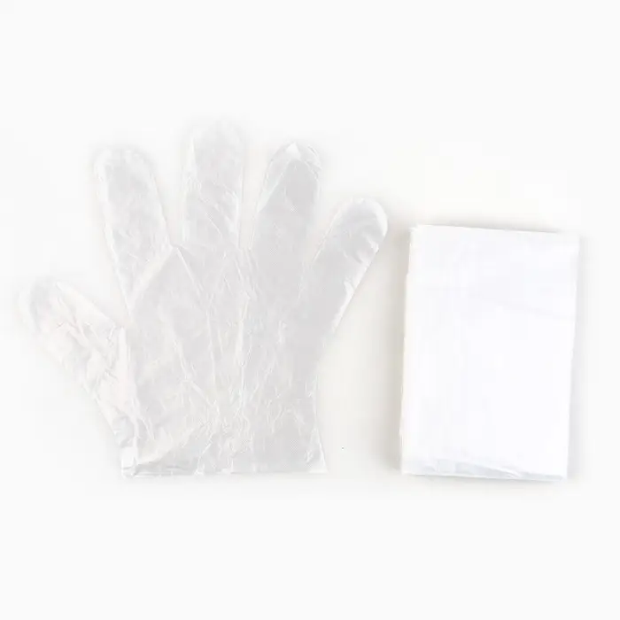 Скатерть одноразовая и перчатки одноразовые для творчества, 130 х 100 см Скатерть одноразовая и перчатки одноразовые для творчества, 130 х 100 см