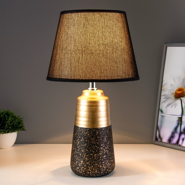 Настольная лампа Настольная лампа "Вирсавия" Е14 40Вт черно-золотой 22х22х39 см RISALUX