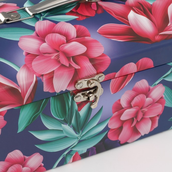 Шкатулка картон сундучок Шкатулка картон сундучок "Волшебные цветы" набор 3 шт 26х18х16,5 24х16х14,5 22х14х12,7 см