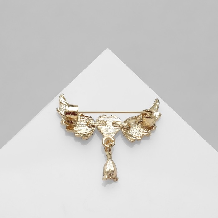 Брошь «Сердце» крылатое, цвет белый в золоте Брошь «Сердце» крылатое, цвет белый в золоте