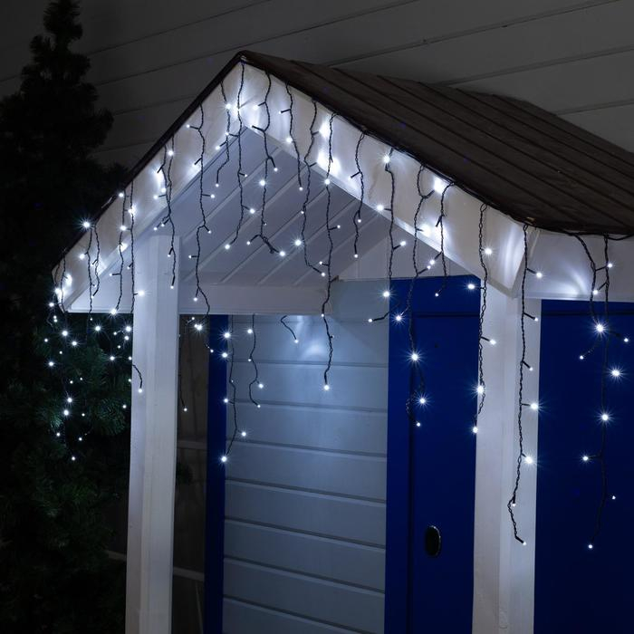 Гирлянда «Бахрома» 3 × 0.6 м, IP44, УМС, тёмная нить, 160 LED, свечение белое, 220 В Гирлянда «Бахрома» 3 × 0.6 м, IP44, УМС, тёмная нить, 160 LED, свечение белое, 220 В