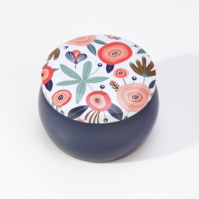 Свеча ароматическая из соевого воска с сухоцветом "Гардения" 4,5х6 см, 80 г