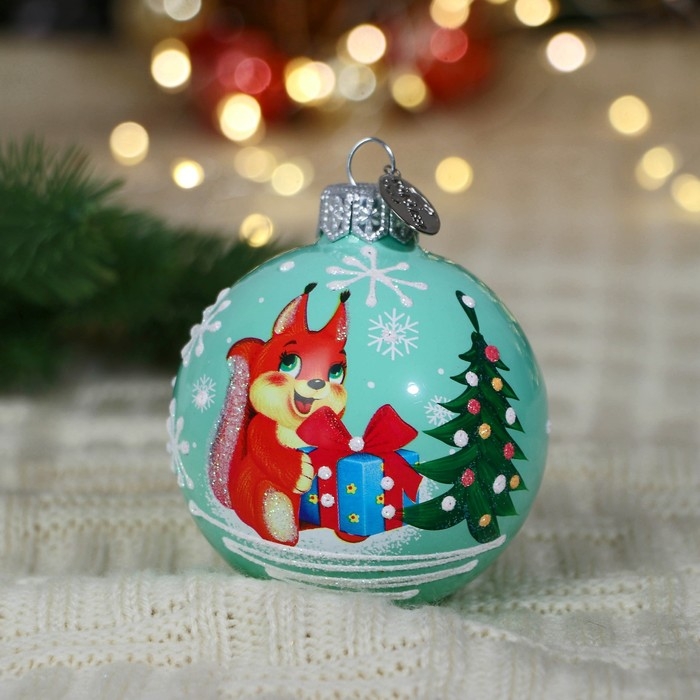 Шар Шар "Бельчонок с подарком", 65 мм., в подарочной упаковке