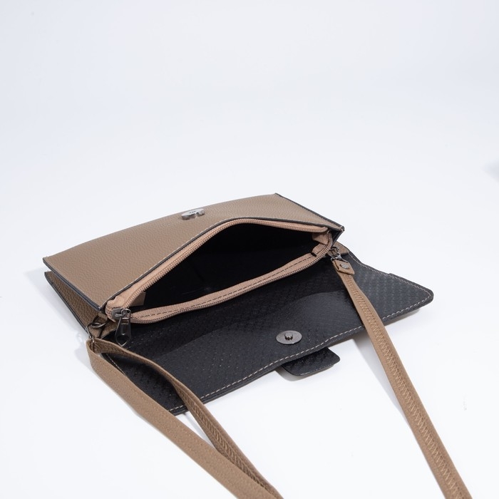 Сумка-клатч на магните, длинный ремень, цвет бежевый Сумка-клатч на магните, длинный ремень, цвет бежевый