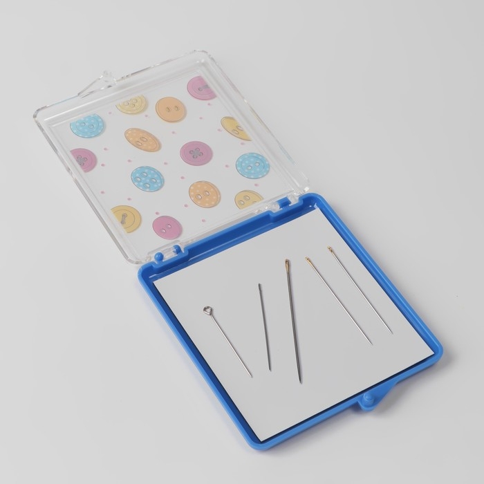 Игольница магнитная «Пуговки», с иглами, 7 × 8 см, цвет голубой Игольница магнитная «Пуговки», с иглами, 7 × 8 см, цвет голубой