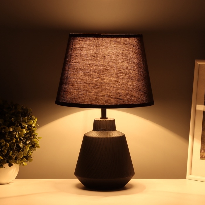 Лампа настольная Лампа настольная "Лили" 1х40Вт Е27 черный 25х25х38,,5см