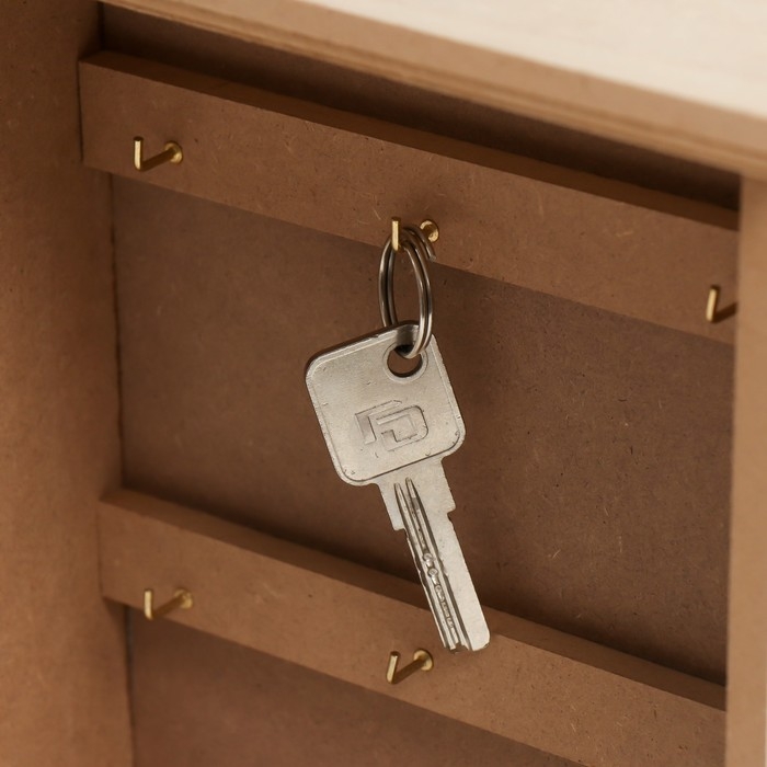 Ключница дерево 6 крючков Ключница дерево 6 крючков "Древо. Ключница" 26,5х20,8х6,3 см