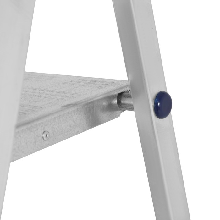 Стремянка ТУНДРА, алюминиевая, с органайзером, 7 ступеней, 1460 мм Стремянка ТУНДРА, алюминиевая, с органайзером, 7 ступеней, 1460 мм