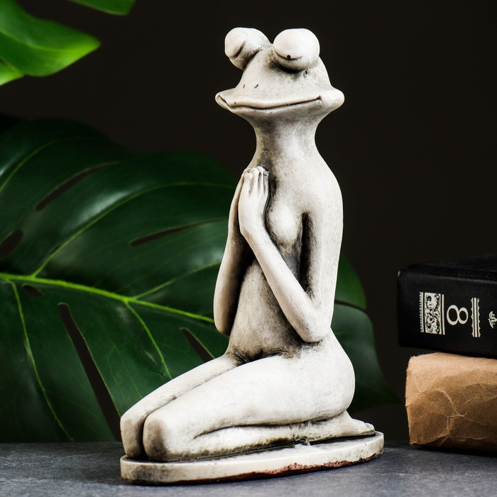 Фигура Фигура "Лягушка йог с руками впереди" 19х15х7см