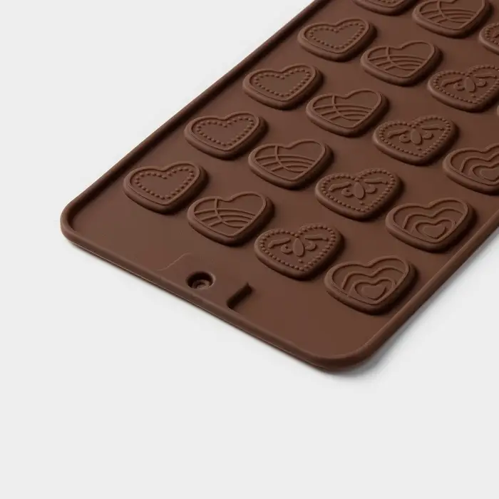 Форма для шоколада Доляна &laquo;Сердечки&raquo;, силикон, 21&times;11.5 см, 24 ячейки, коричневая