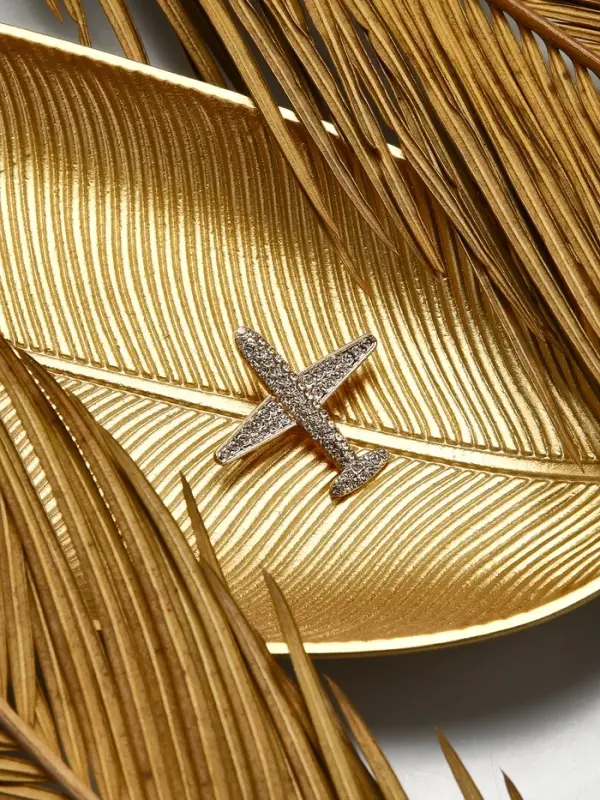 Брошь &laquo;Самолёт туристический&raquo;, белая в золоте