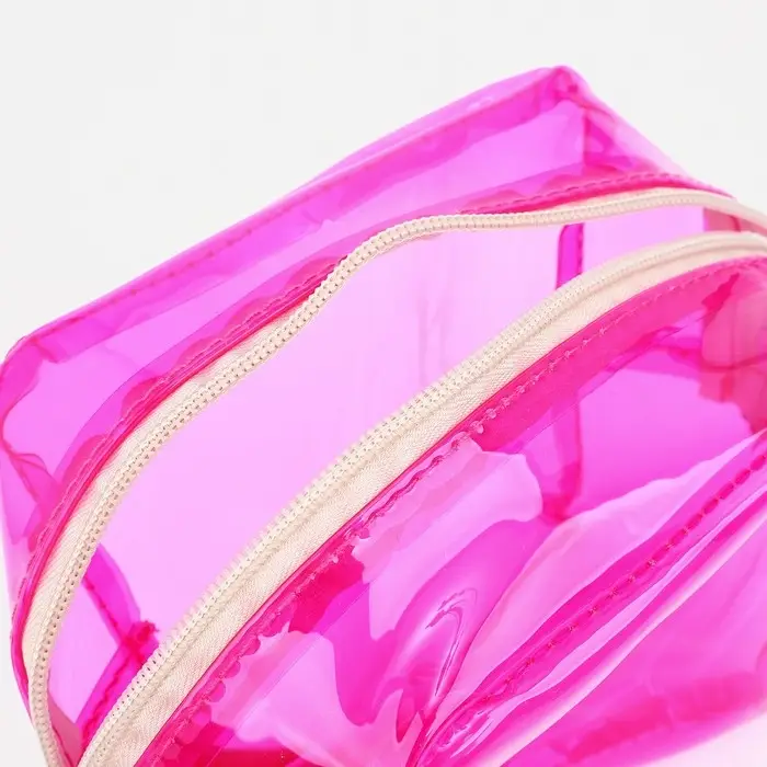 Косметичка на молнии, малиновая