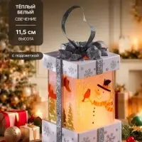 Светодиодная фигура &laquo;Белый подарок со снеговиком&raquo; 6.3&times;11.5&times;6.3 см, пластик, от батареек АААх3, эффект пламени