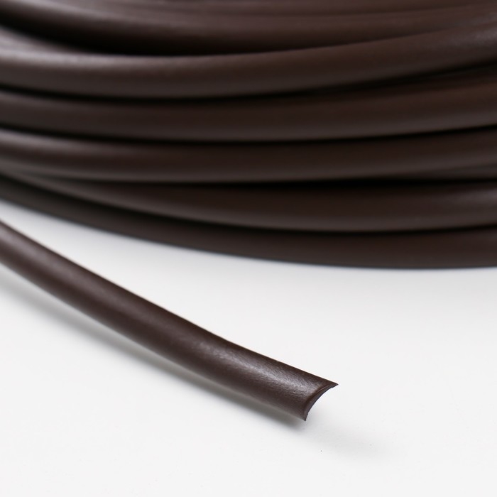 Ротанг искусственный гладкий 7 мм 100 м полутрубка (венге) Ротанг искусственный гладкий 7 мм 100 м полутрубка (венге)